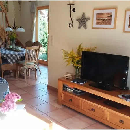 Holiday Home With 3 Bedrooms *